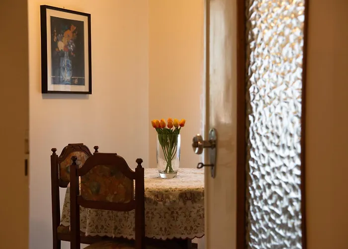 Santa Caterina - Near Maserati, Ferrari Museum & Railway Modène